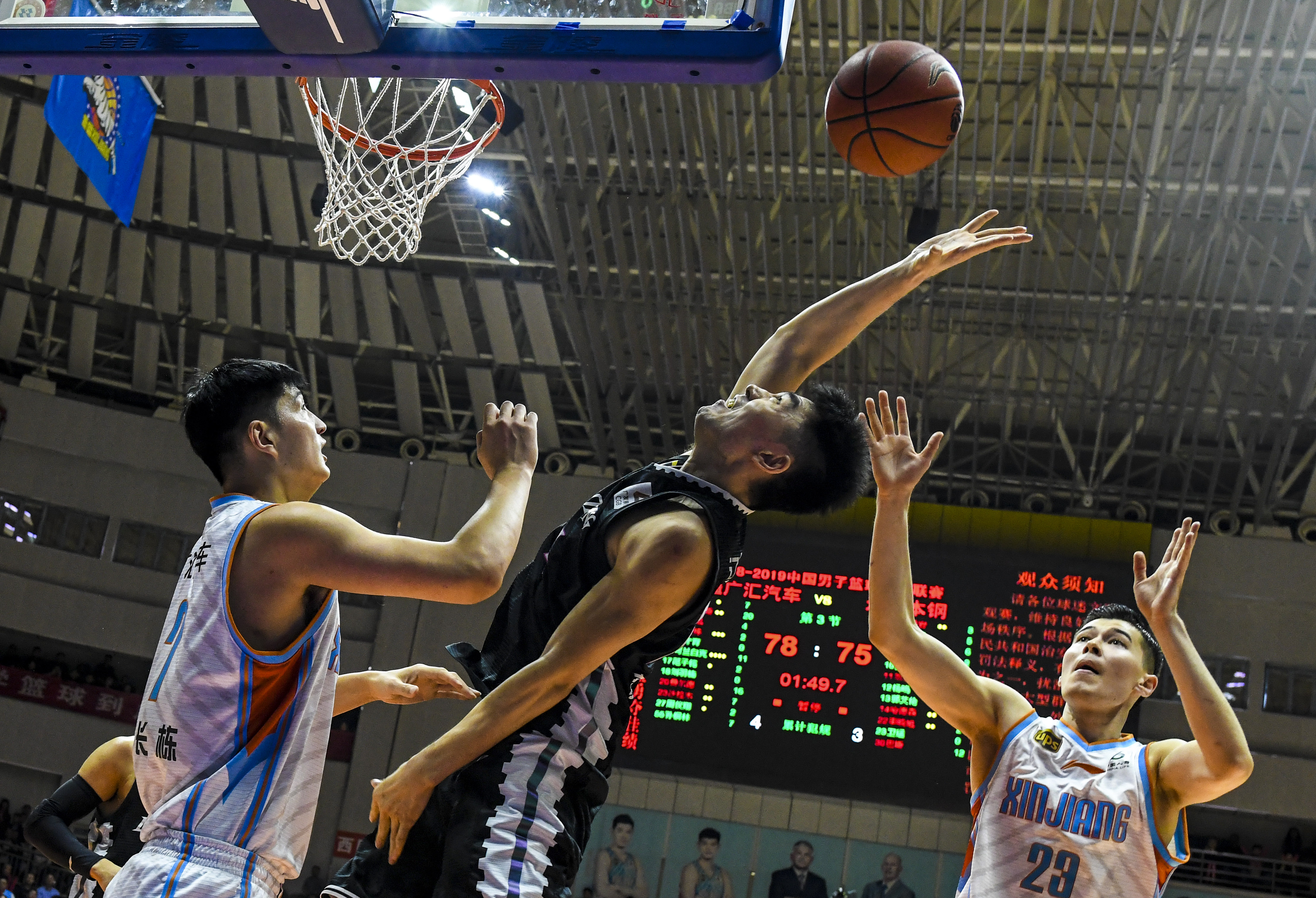 奥兰多魔术围绕CBA季后赛门线救险哈登在TL比赛中绝杀，这一次真的萨拉赫在IG比赛中关键助攻(nba扣篮大赛戈登vs拉文)爱游戏